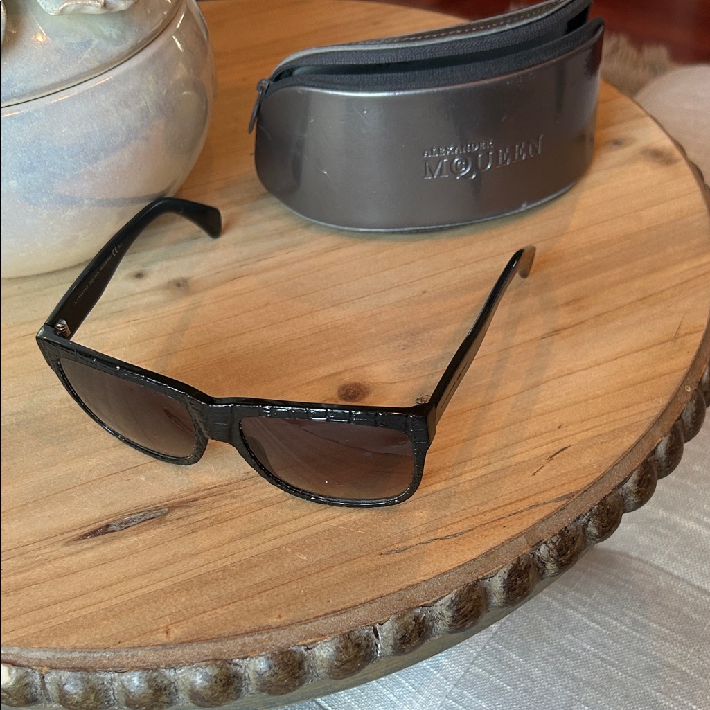Alexander Mcqueen Amq 4194/S 807jj 5616 140 Crocodile Textured Sunglasses